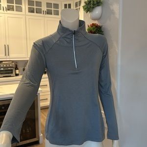 Columbia Running Avtive long sleeves Quarter Zip
Pullover Grey Stripes Sz M